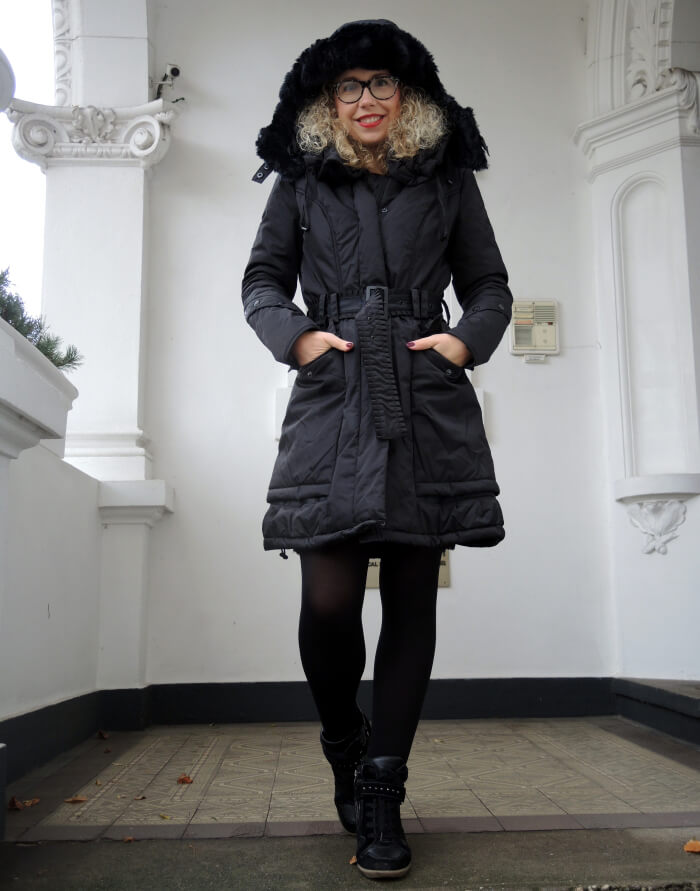 Outfit Wellensteyn Jacket and Jean Paul Gaultier Umbrella Black Streetstyle Fashion Blog