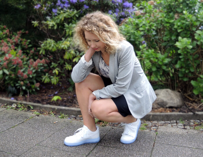 Outfit: White Sneakers And Marbled Shirt, Fashionblog, Kationette, Modeblog, Nike, Streetstyle