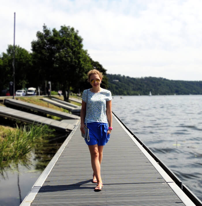 Outfit: Blue Shorts and new Zara Blouse for a trip to the Lake, Kationette, Fashionblog, Style, Streetstyle