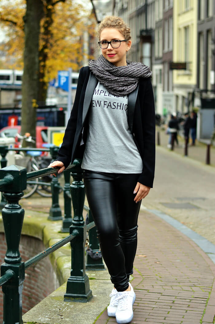 Outfit: With Fake Leather Pants, Blazer and Nike Air Force in Amsterdam , Fashionblog, Kationette, Modeblog, Streetstyle