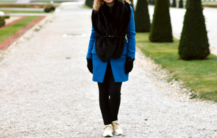 Outfit: Petrol Wool Coat and Fake Fur at Schloss Belvedere, Kationette, Fashionblog, Modeblog, Streetstyle