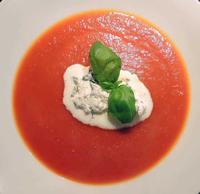 Recipe: Tomato Soup with Basil Cream, Foodporn, Kationette, Foodblogger, Lifestyle, Rezept, Food