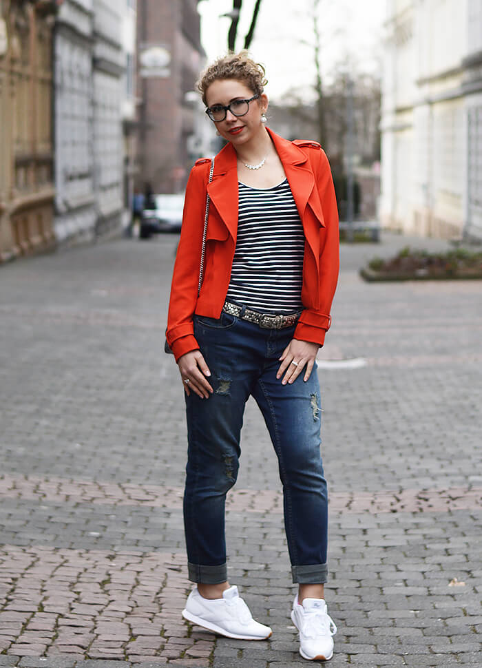 Outfit: Reebok Classic, Boyfriend Jeans and bright red, kationette, Fashionblog, streetstyle, look