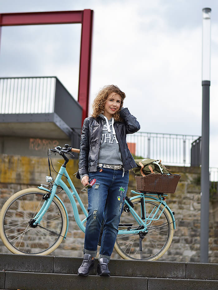 Outfit: Selfmade Patched Jeans for a Tour with my new Kalkhoff E-Bike