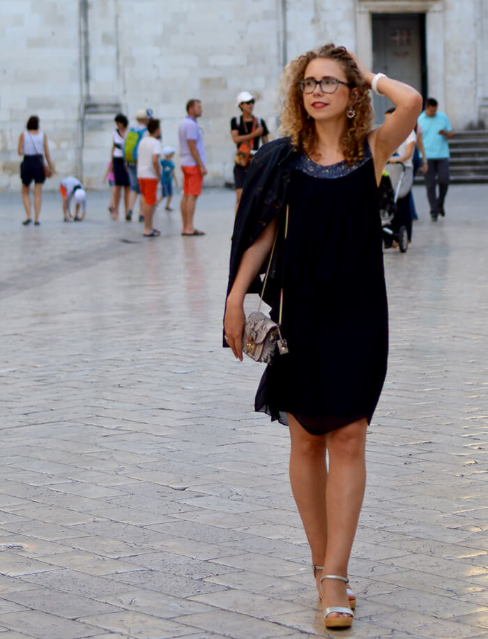 Kationette-Fashionblog-Outfit-Blue-Silk-Dress-Furla-Metropolis-Dubrovnik-old-town