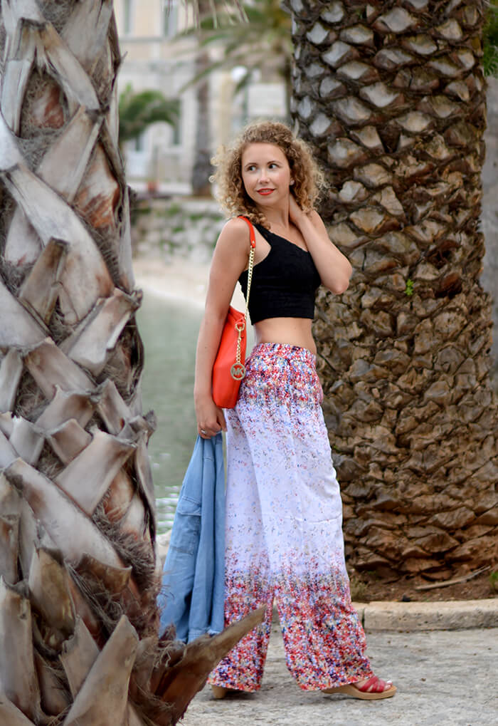 kationette-fashionblogOutfit-Palazzo-Pants-Bustier-Top-Denim-Michael-Kors-croatia-korcula-curls