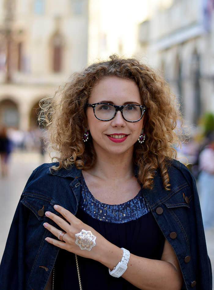 Kationette-Fashionblog-Outfit-Blue-Silk-Dress-Furla-Metropolis-Dubrovnik-old-town