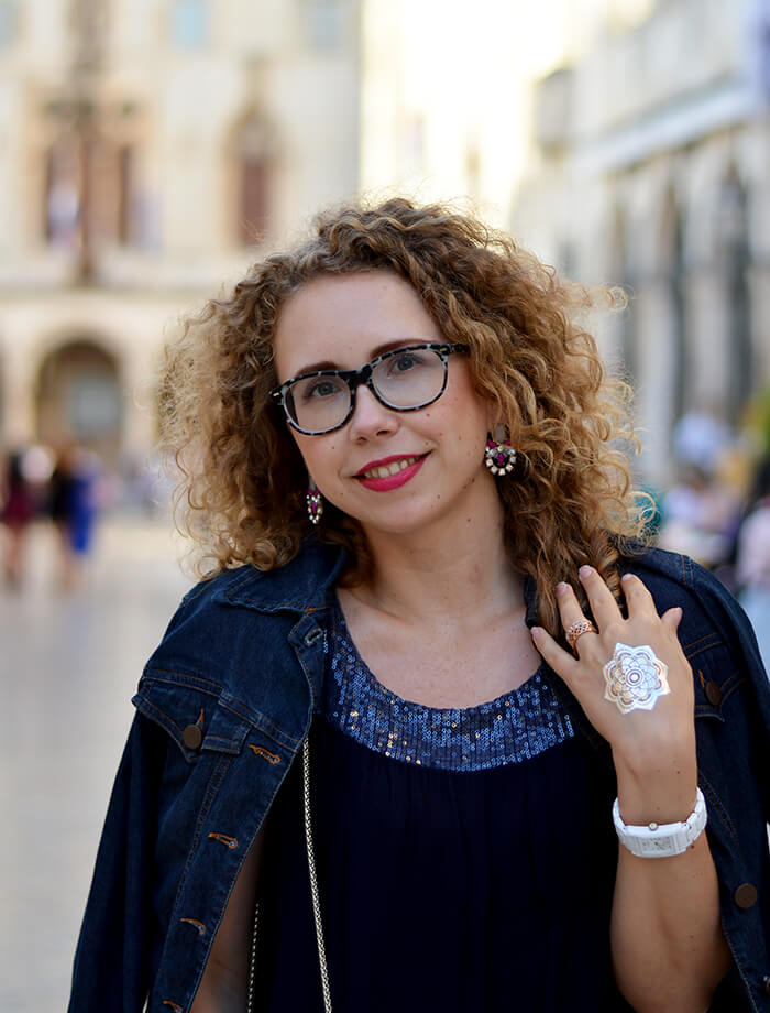 Kationette-Fashionblog-Outfit-Blue-Silk-Dress-Furla-Metropolis-Dubrovnik-old-town