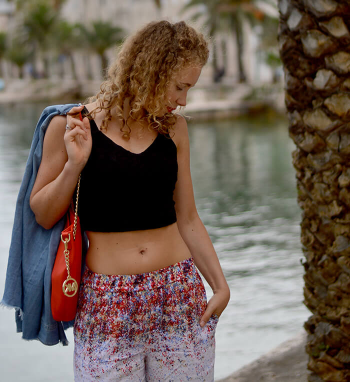 kationette-fashionblogOutfit-Palazzo-Pants-Bustier-Top-Denim-Michael-Kors-croatia-korcula-curls