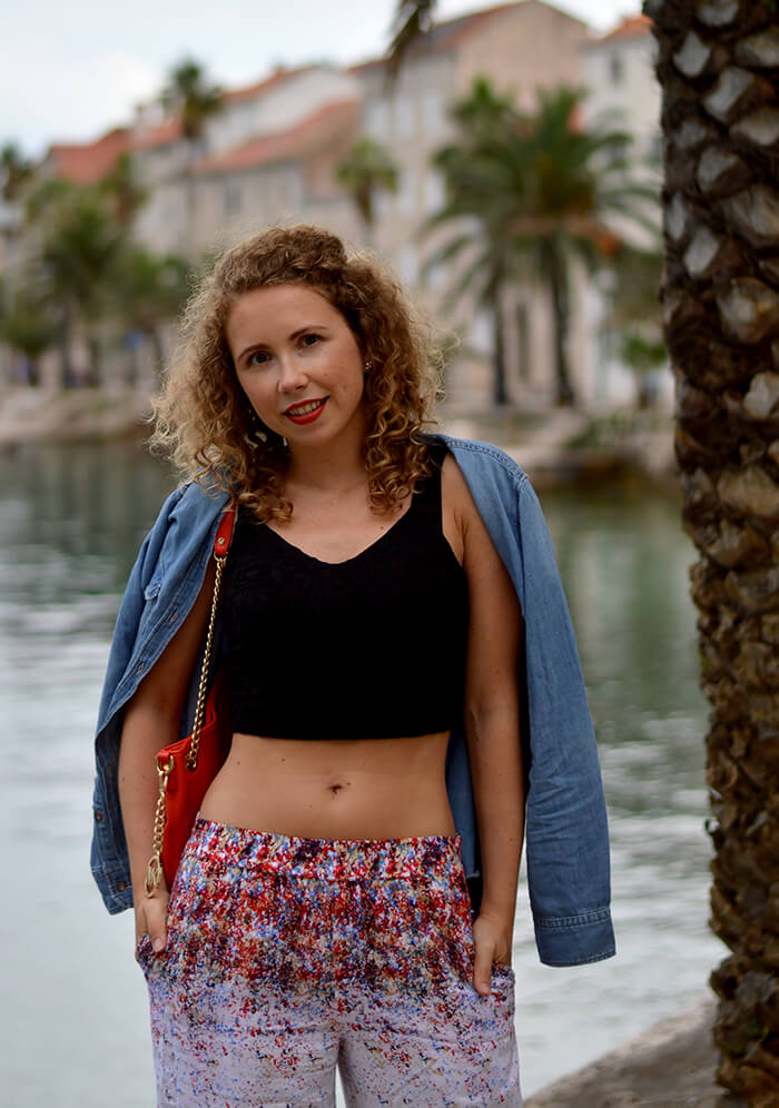 kationette-fashionblogOutfit-Palazzo-Pants-Bustier-Top-Denim-Michael-Kors-croatia-korcula-curls