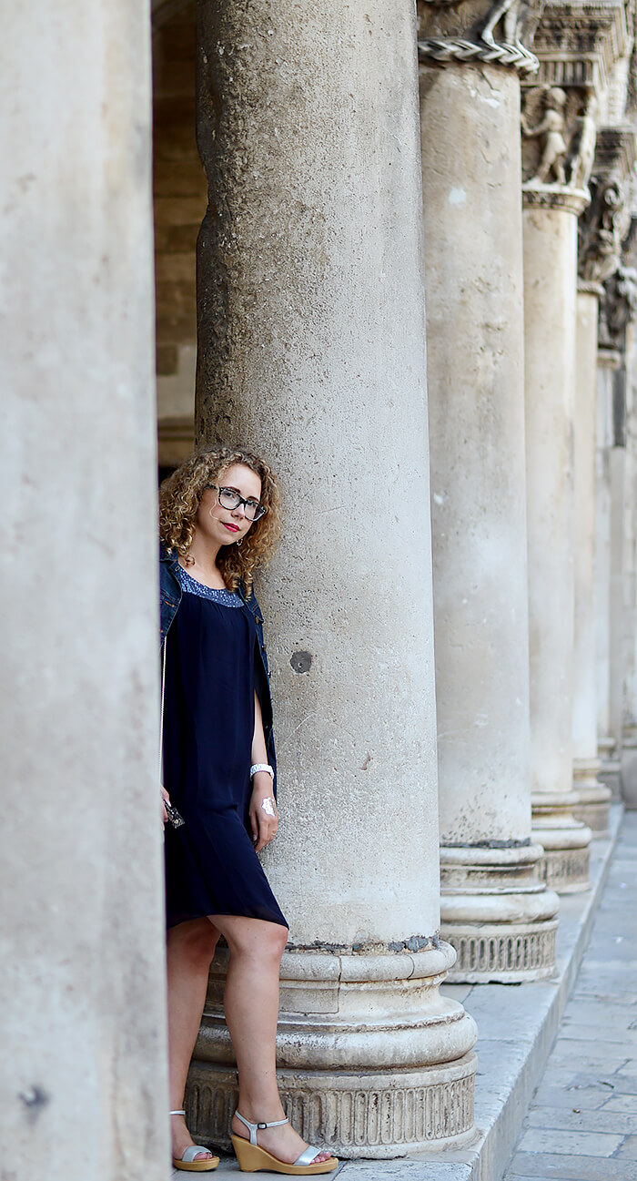 Kationette-Fashionblog-Outfit-Blue-Silk-Dress-Furla-Metropolis-Dubrovnik-old-town