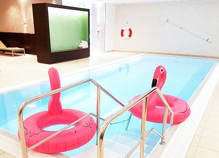 kationette-radissonblu-scandinavia-hotel-duesseldorf-cocktailparty-wellness-flamingo-pool-girlsnight-travelblog-lifestyleblog