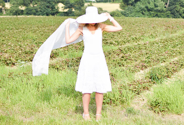 Allwhite Raffaello moment with loevenich straw hat