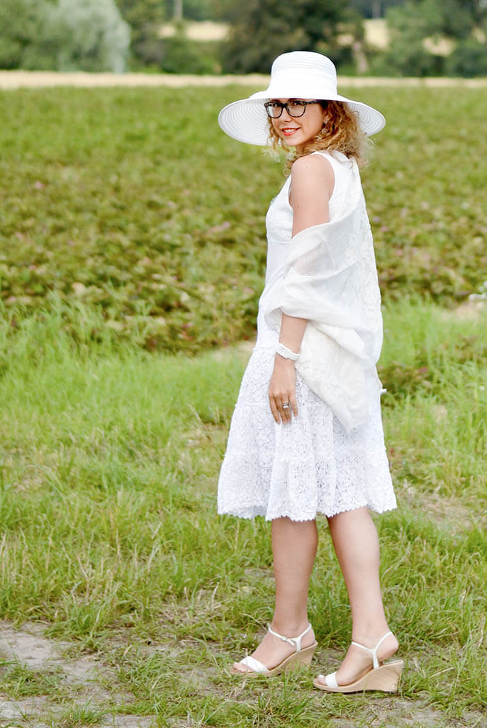 Allwhite Raffaello moment with loevenich straw hat