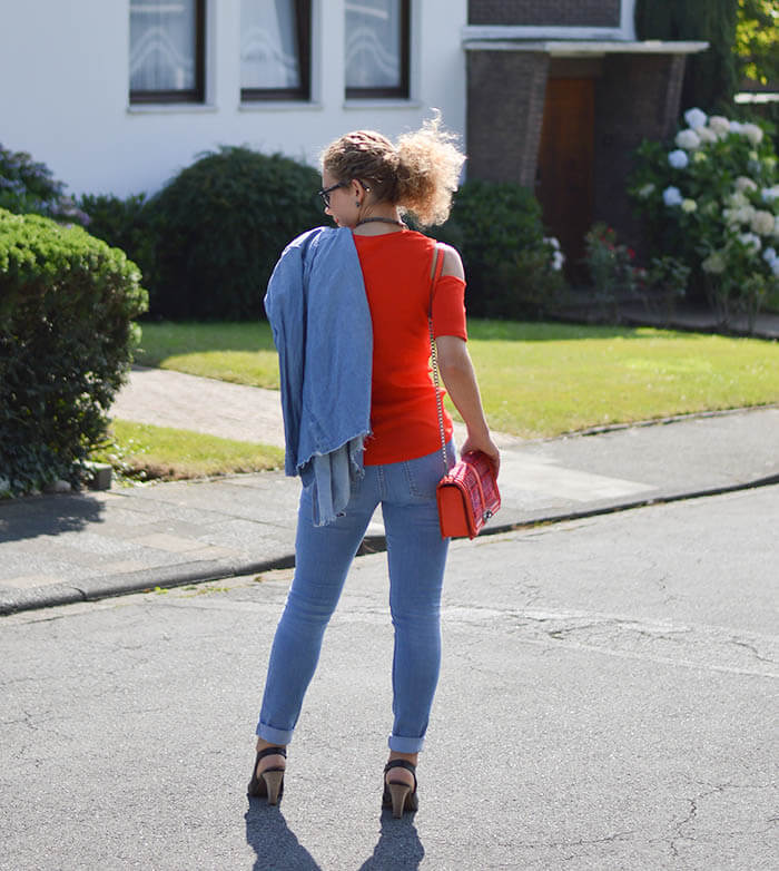 Outfit: I see red with Rebecca Minkoff Love Crossbody and H&M Cold-Shoulder Top