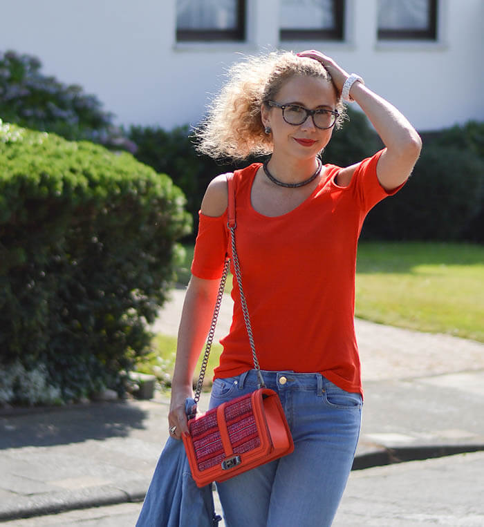 Outfit: I see red with Rebecca Minkoff Love Crossbody and H&M Cold-Shoulder Top