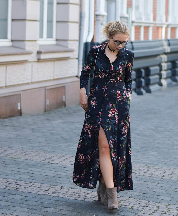 Outfit: floral maxi dress from zara, choker and Furla