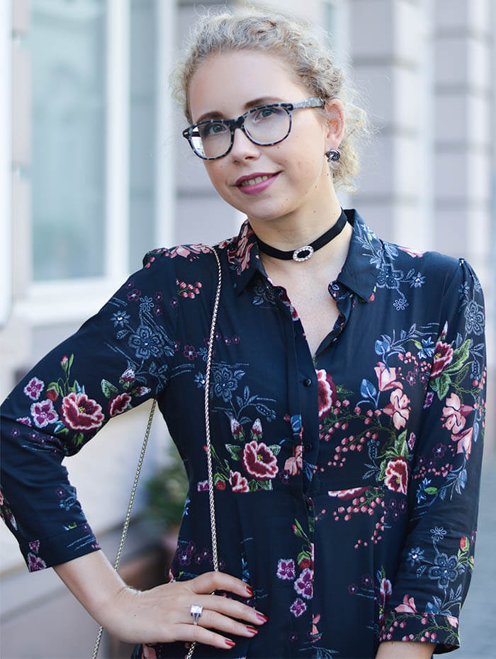 Outfit: floral maxi dress from zara, choker and Furla