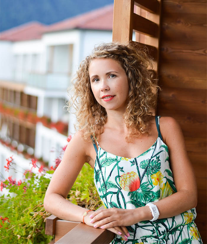 Kationette Fashionblog Outfit Tropic Jumpsuit Curls South Tyrol Hotel Hohenwart