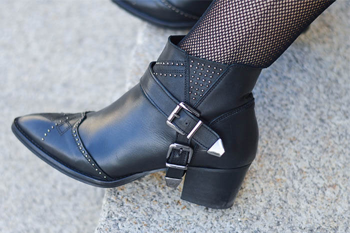 Outfit: Bow tie dress, fishnet stockings, furla and ankle booties