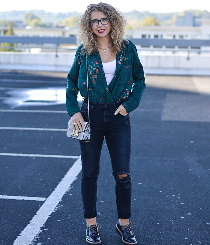 Outfit: Zara Body Blouse, Rippes Jeans, Furla & Patent Dandy Shoes