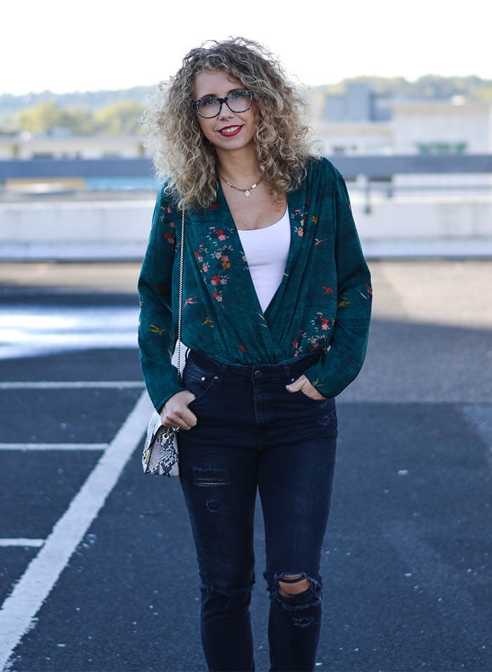 Outfit: Zara Body Blouse, Rippes Jeans, Furla & Patent Dandy Shoes