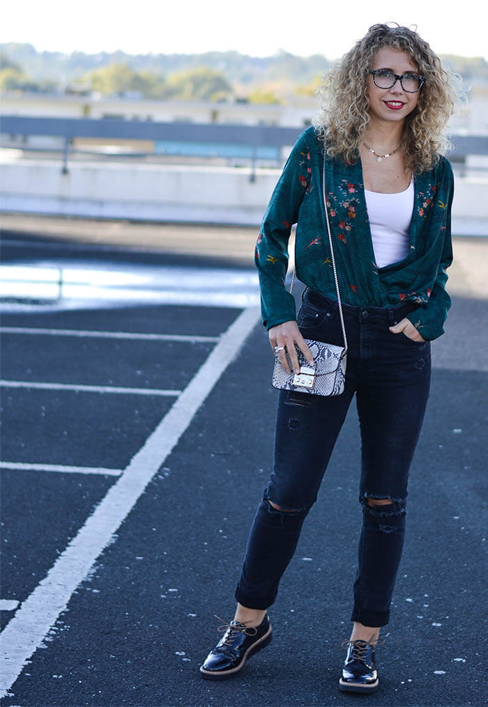 Outfit: Zara Body Blouse, Rippes Jeans, Furla & Patent Dandy Shoes