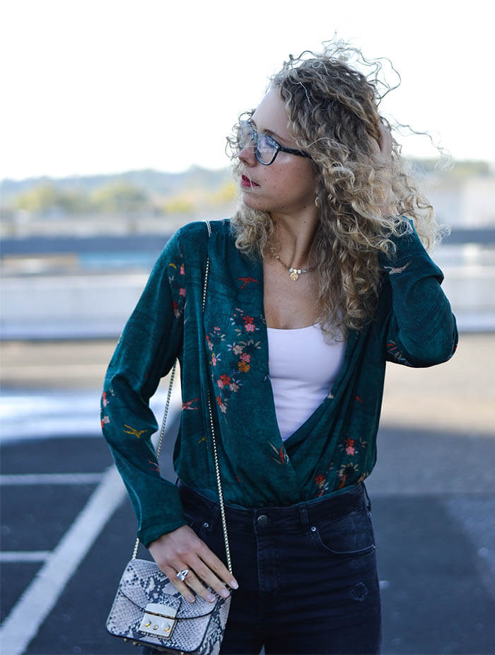 Outfit: Zara Body Blouse, Rippes Jeans, Furla & Patent Dandy Shoes