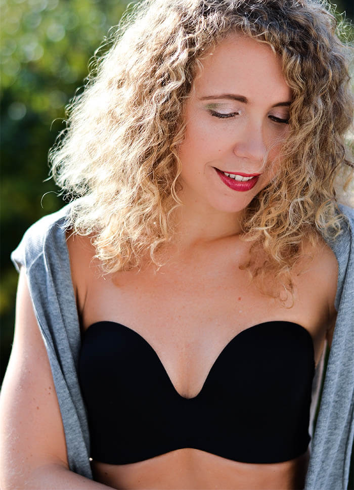 Outfit: Homewear Set and Halterless Bra from Wonderbra