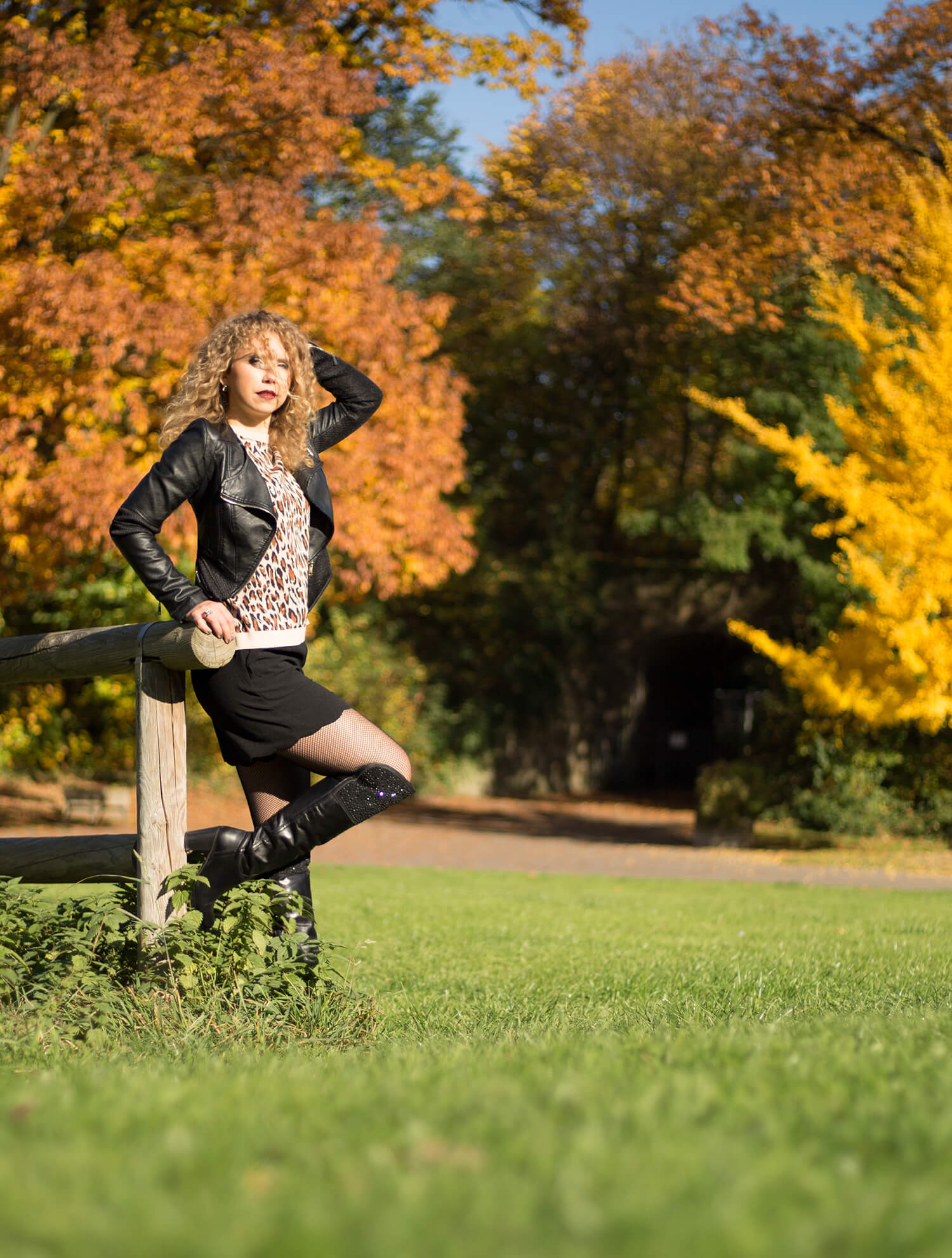 Outfit: Indian Summer with Leo Print, Fishnet and Leather