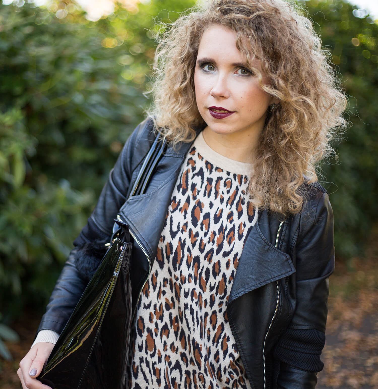 Outfit: Indian Summer with Leo Print, Fishnet and Leather