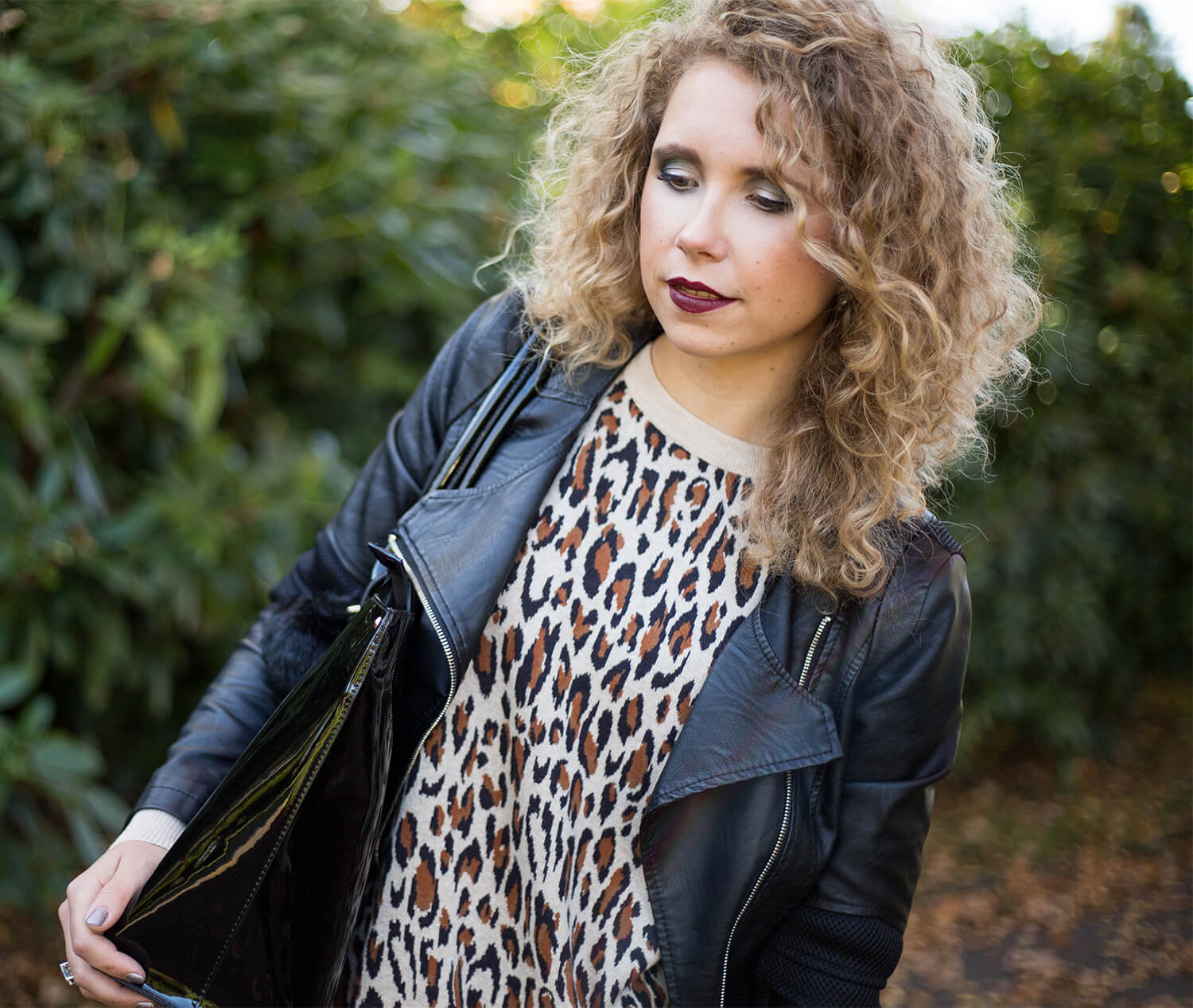 Outfit: Indian Summer with Leo Print, Fishnet and Leather