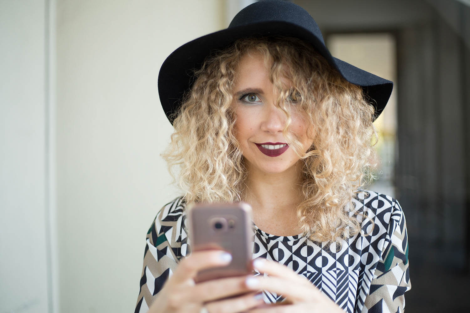 Outfit: Seventies Dress and Floppy Hat