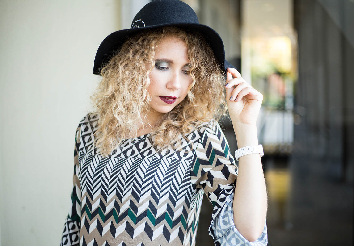 Outfit: Seventies Dress and Floppy Hat