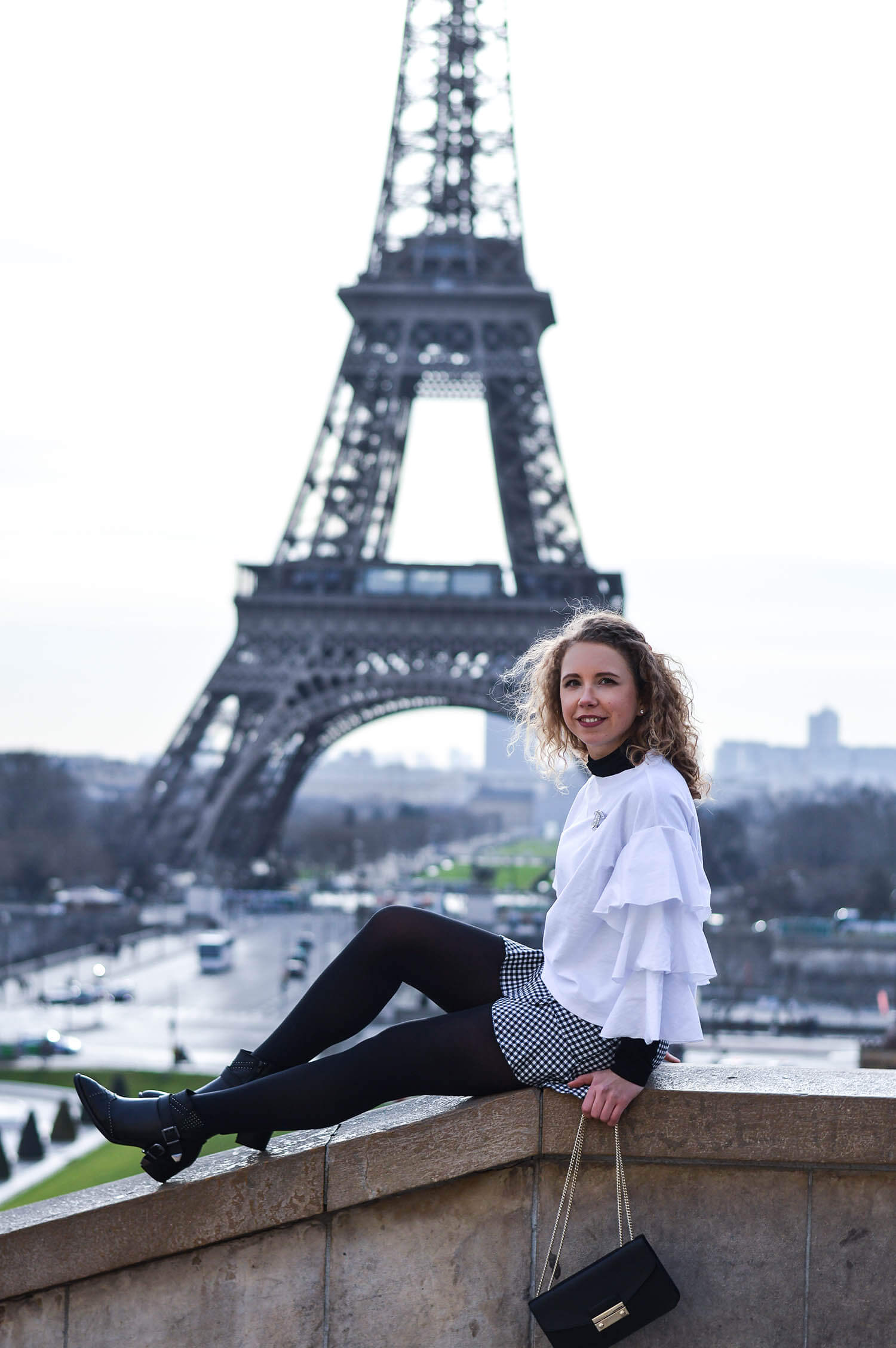 Kationette-Fashionblog-Kationette-Outfit-Volants-Vichy-Check-Chanel-EiffelTower-Paris