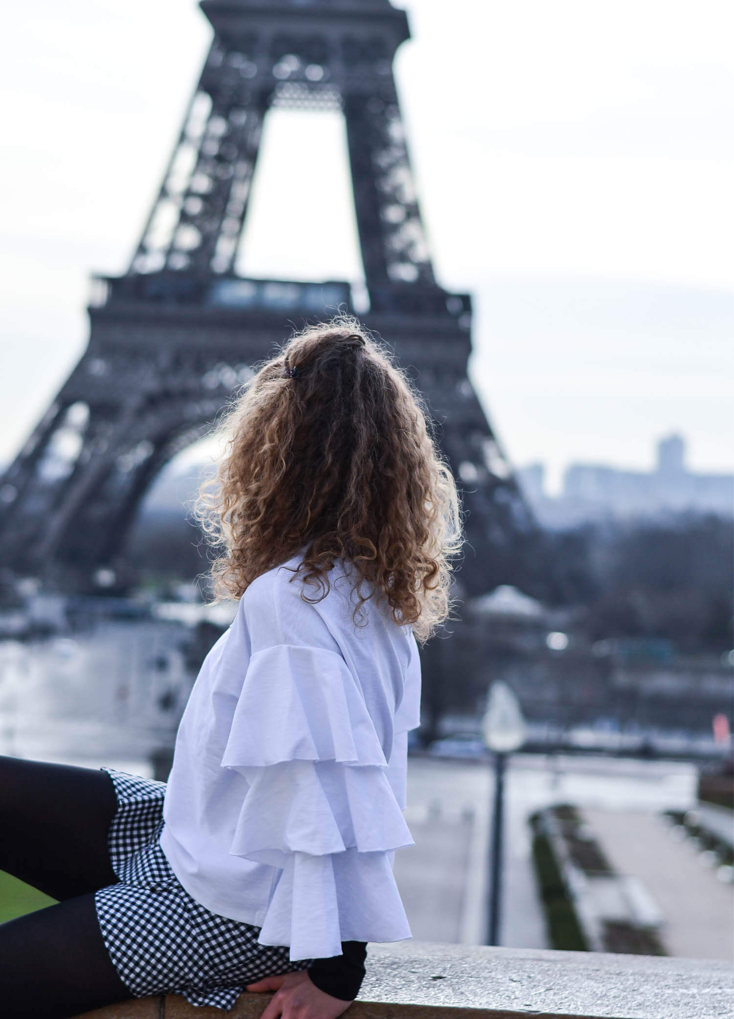 Kationette-Fashionblog-Kationette-Outfit-Volants-Vichy-Check-Chanel-EiffelTower-Paris