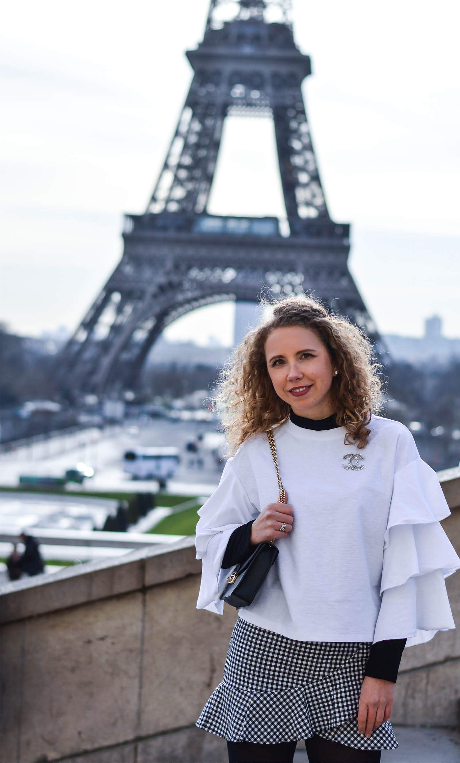 Kationette-Fashionblog-Kationette-Outfit-Volants-Vichy-Check-Chanel-EiffelTower-Paris