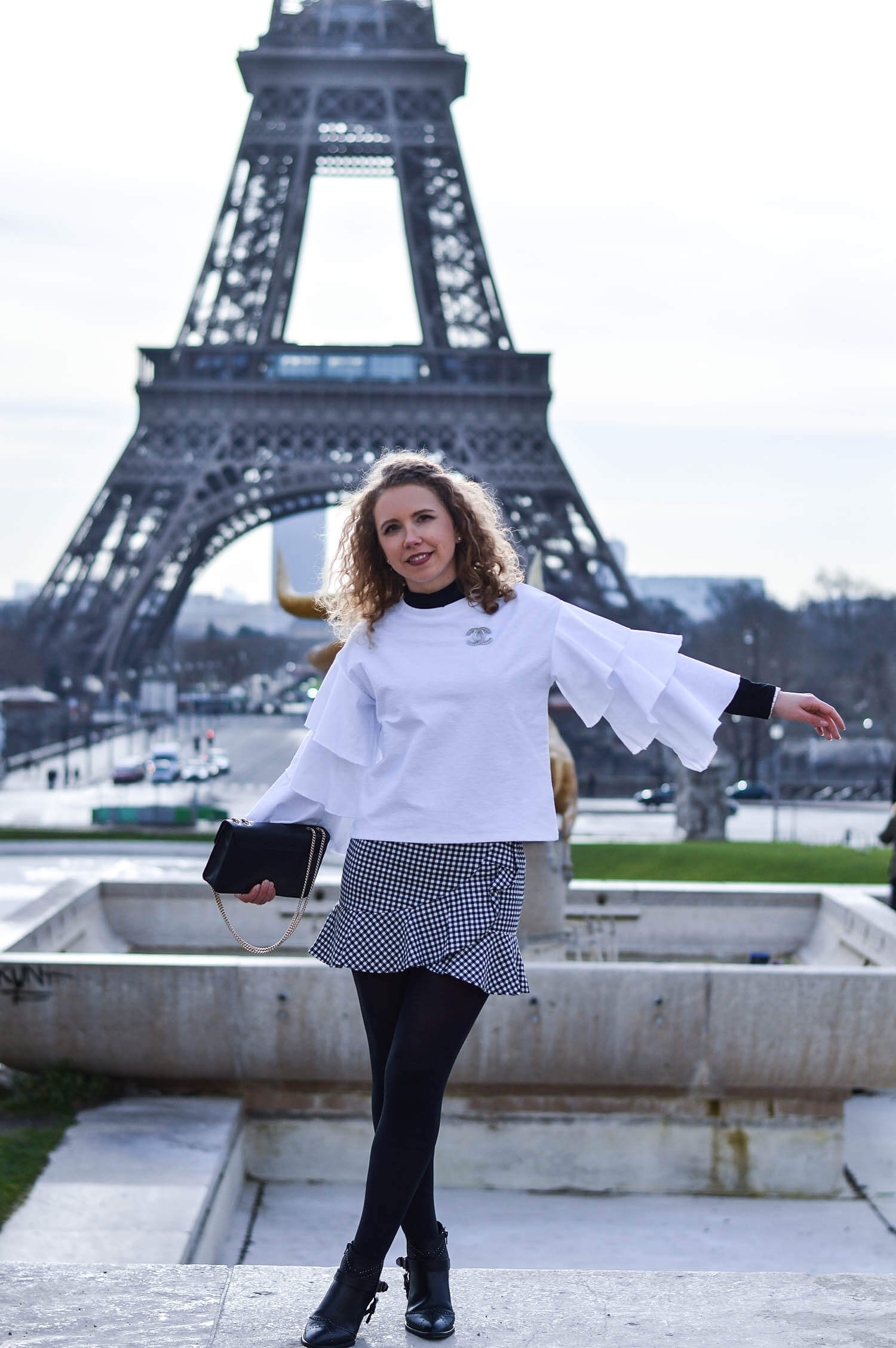 Kationette-Fashionblog-Kationette-Outfit-Volants-Vichy-Check-Chanel-EiffelTower-Paris