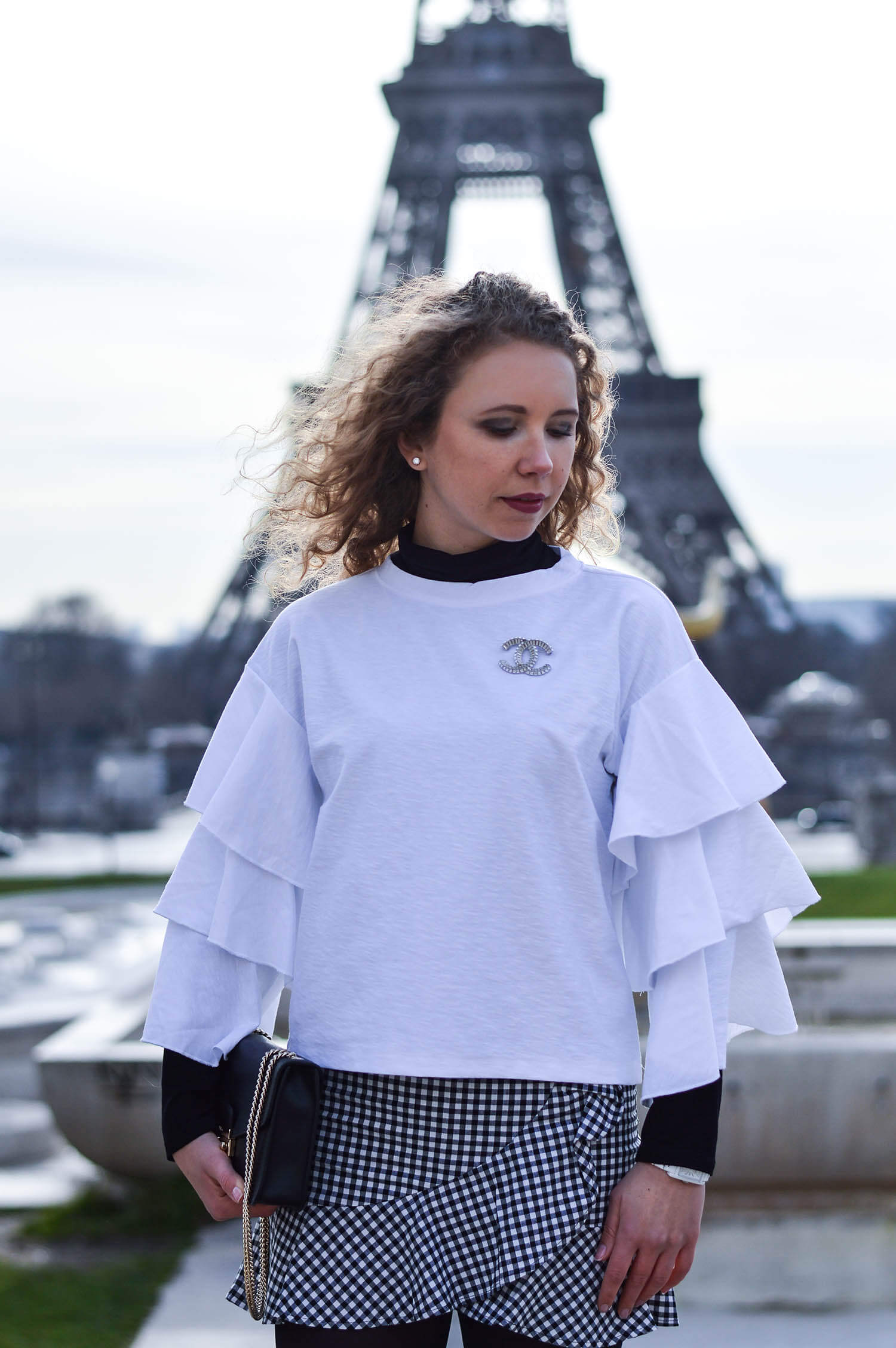 Kationette-Fashionblog-Kationette-Outfit-Volants-Vichy-Check-Chanel-EiffelTower-Paris