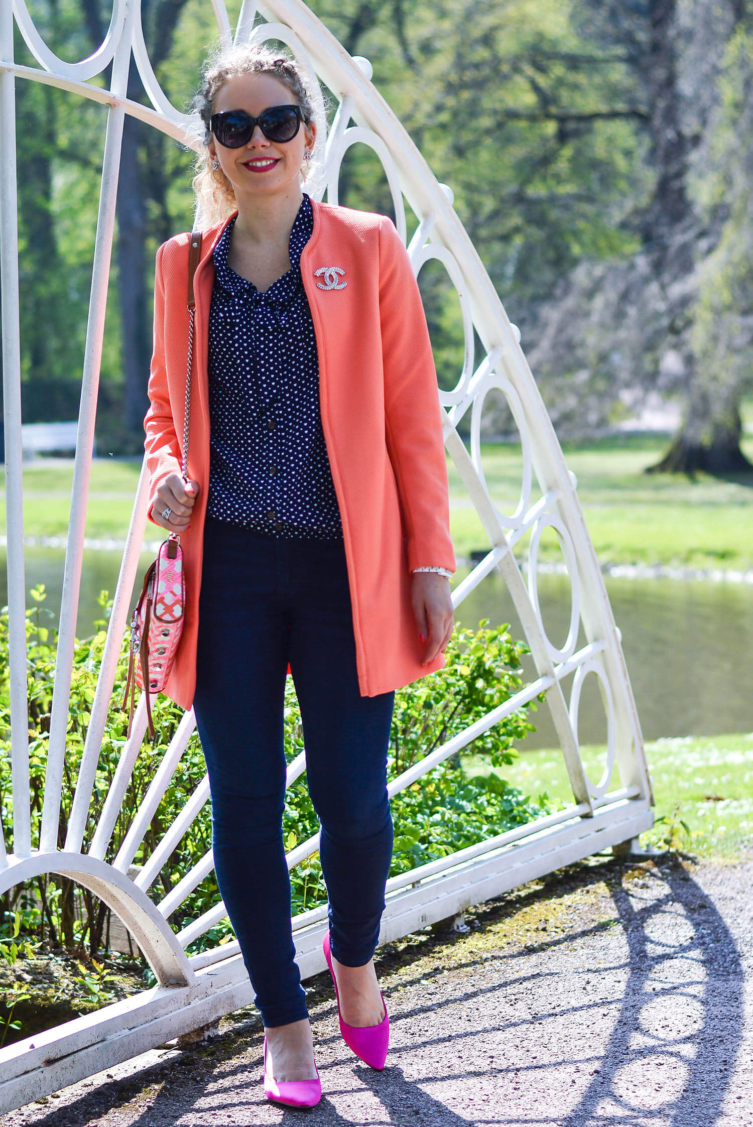 Marionette-fashionblog-nrw-Outfit-streetstyle-Coral-Coat-Naketano-Blouse-Pink-Zara-Satin-Pumps-bad-driburg