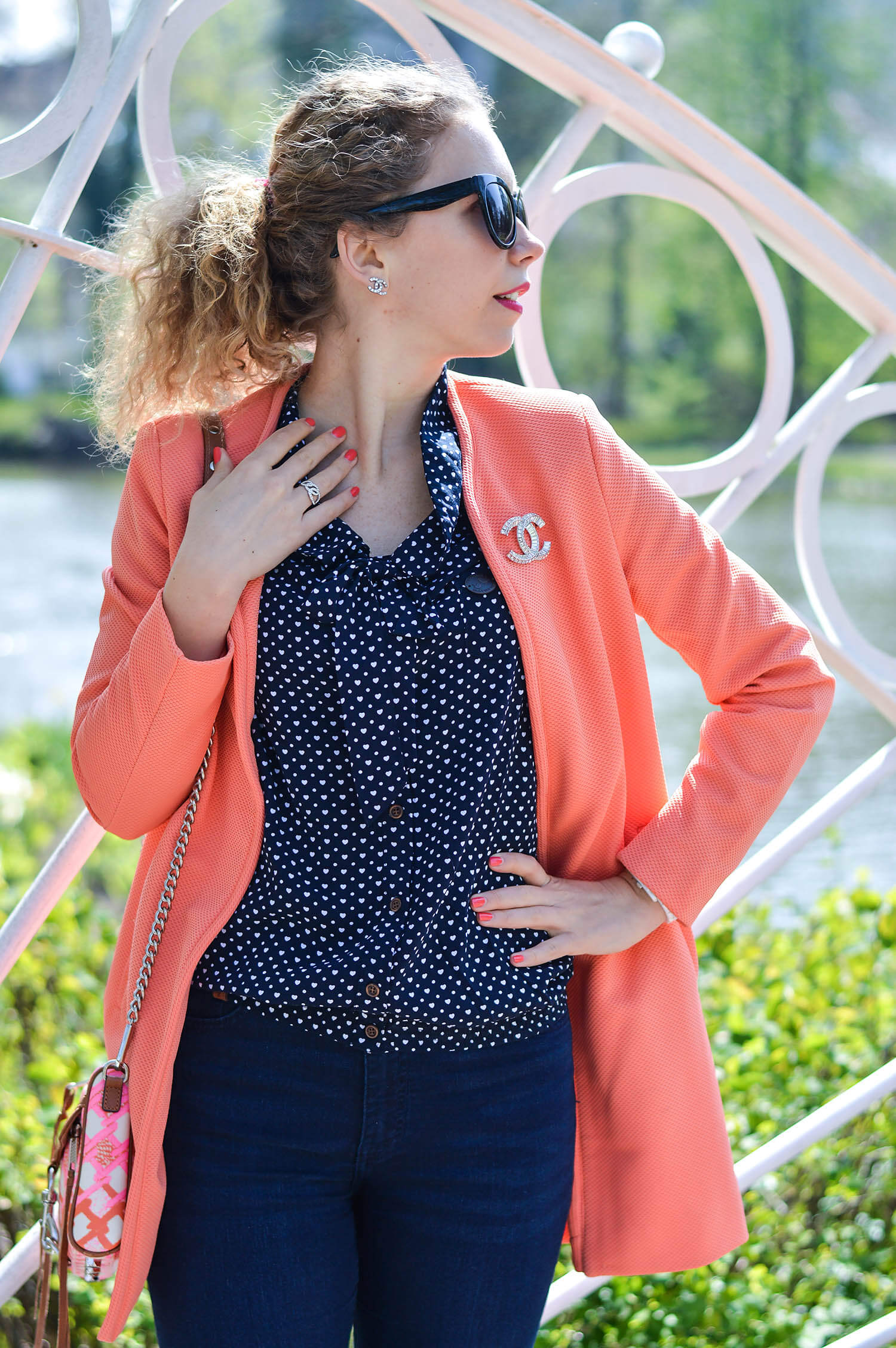 Marionette-fashionblog-nrw-Outfit-streetstyle-Coral-Coat-Naketano-Blouse-Pink-Zara-Satin-Pumps