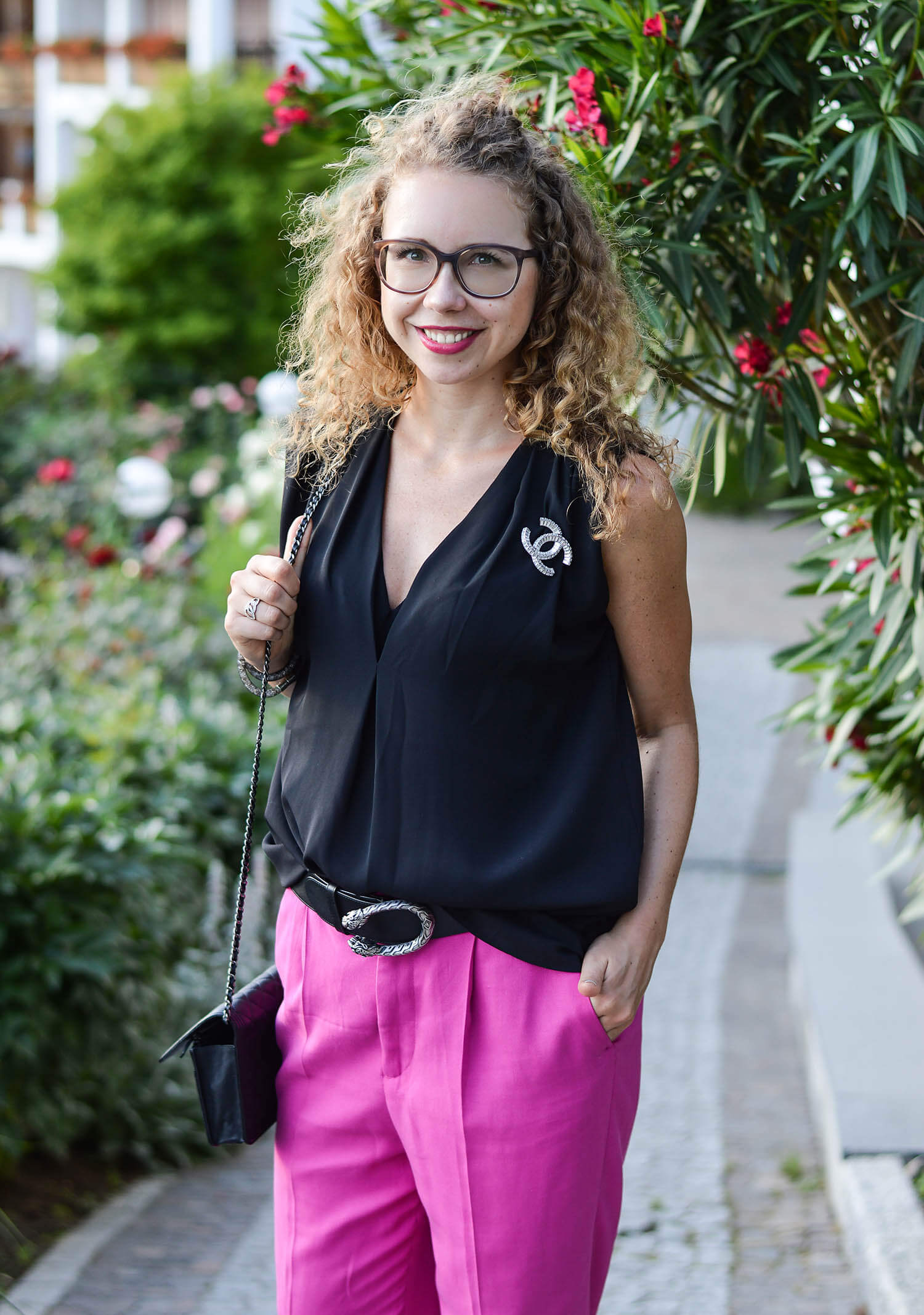 kationette-fashionblog-nrw-Outfit-Pink-Pants-Gucci-Belt-Chanel-Bag-South-Tyrol