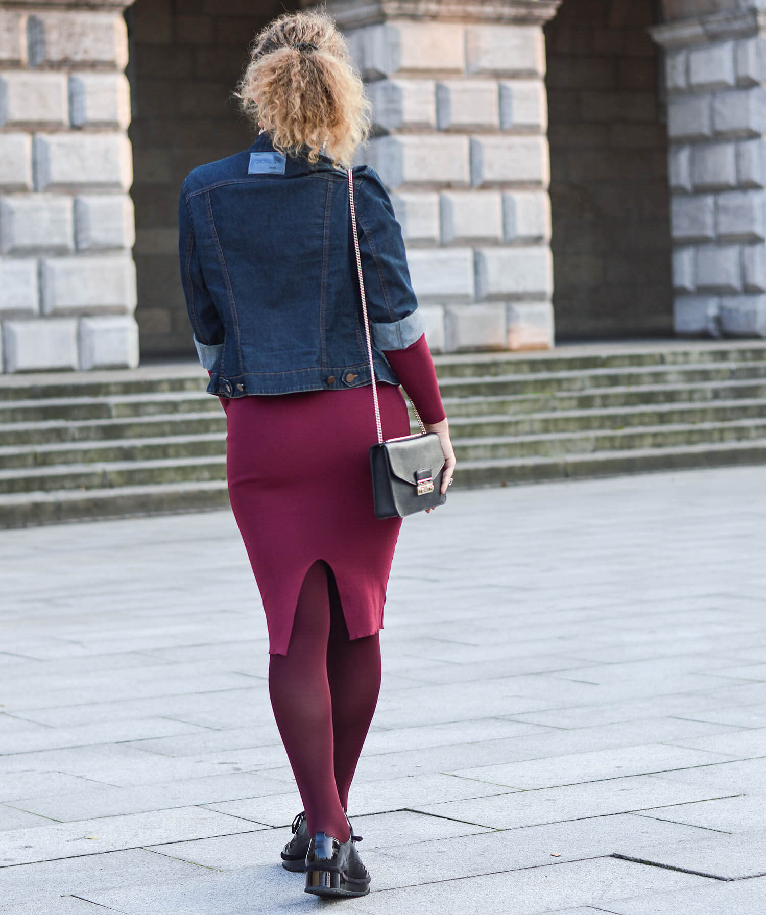 Kationette-fashionblogger-nrw-Outfit-Burgundy-Fall-Dress-Denim-Jacket-and-Platform-Shoes