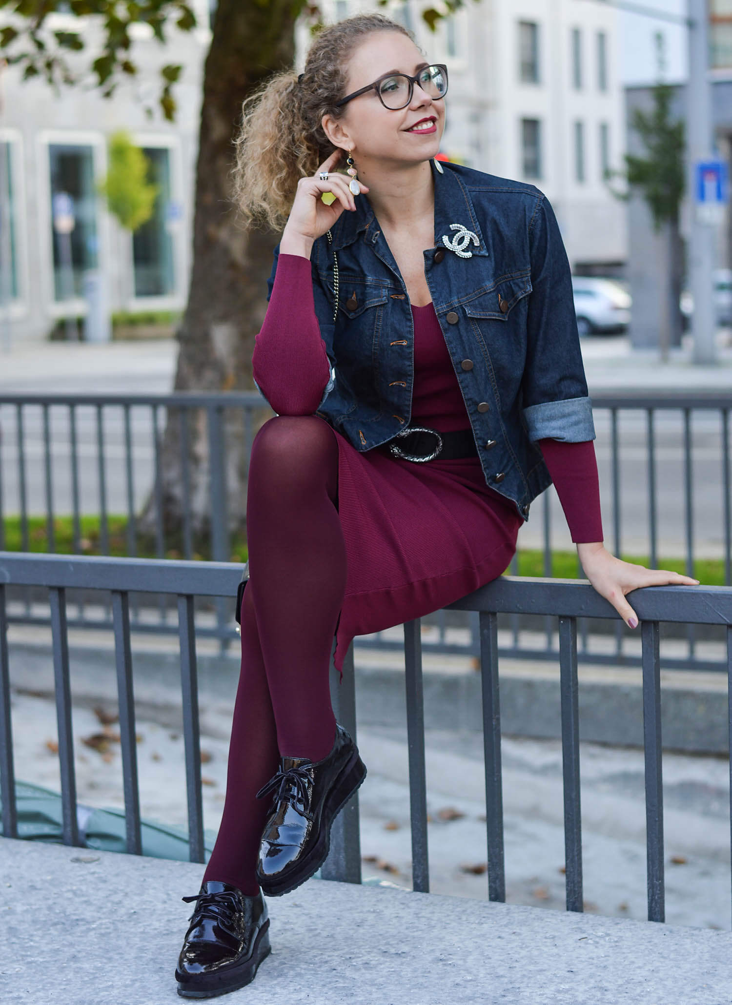 Kationette-fashionblogger-nrw-Outfit-Burgundy-Fall-Dress-Denim-Jacket-and-Platform-Shoes