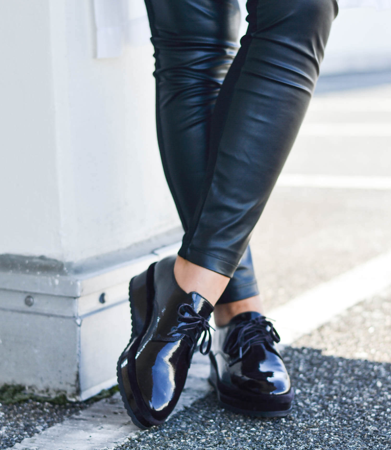 Kationette-fashionblog-nrw-Outfit-Tamaris-Platform-Shoes-Chanel-bag-Long-Blouse-and-Zara-Velvet-Jacket