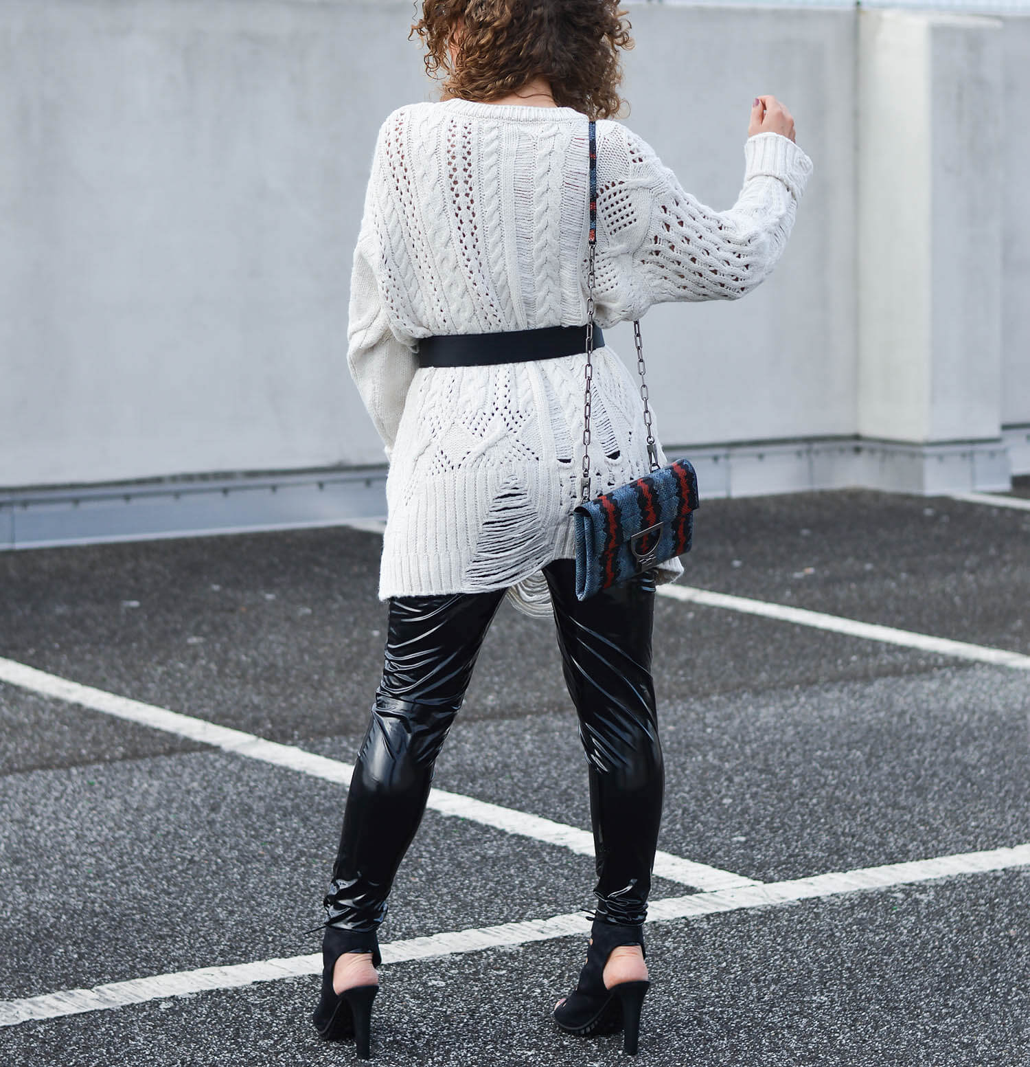 kationette-fashionblogger-nrw-Outfit-Vinyl-Pants-oversized-Zara-Knit-Coccinelle-Bag-and-Gucci-Belt