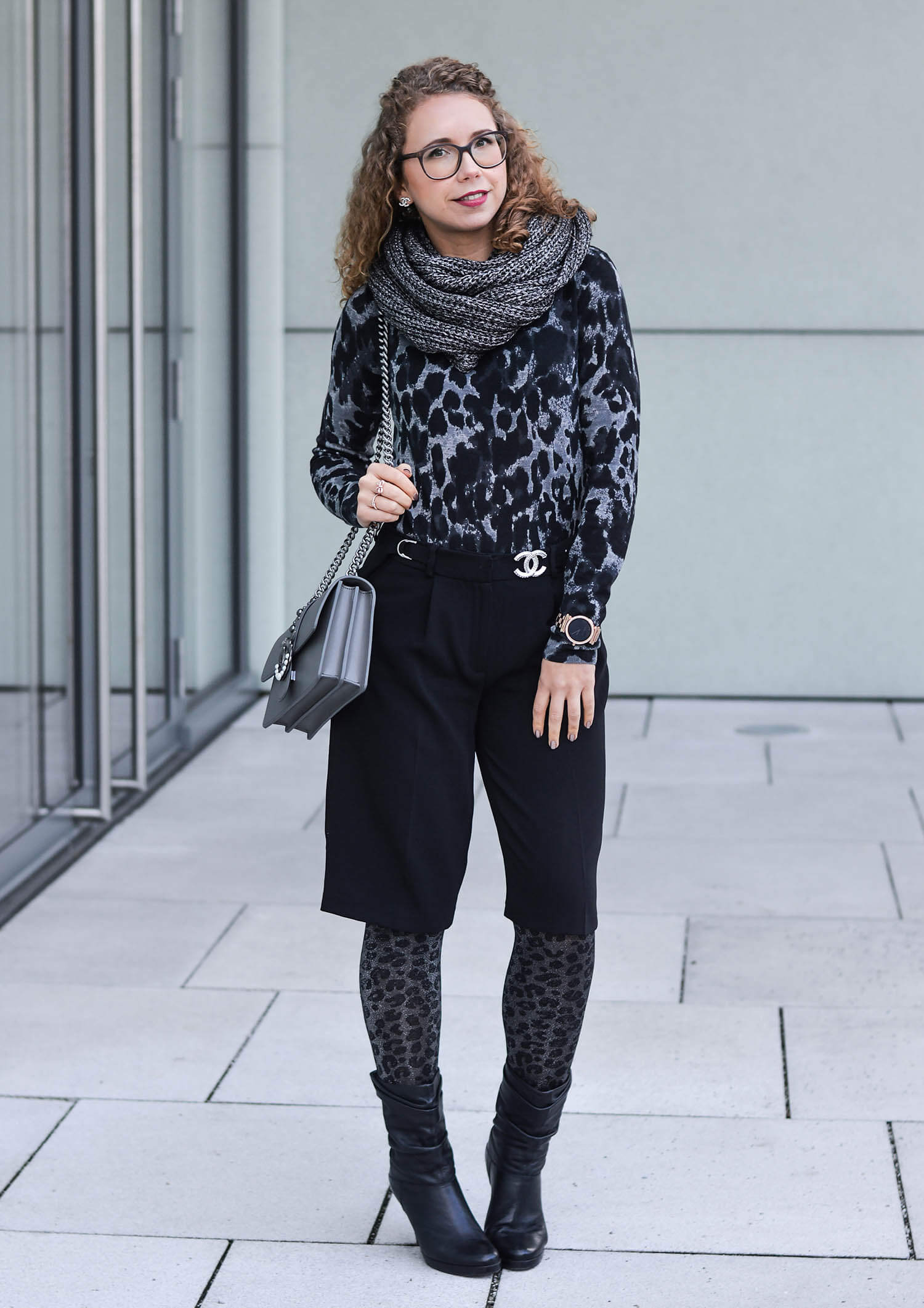 Kationette-Outfit-Grey-Leopard-with-Drykorn-sweater-and-Calzedonia-tights-fashionblogger-nrw-streetstyle