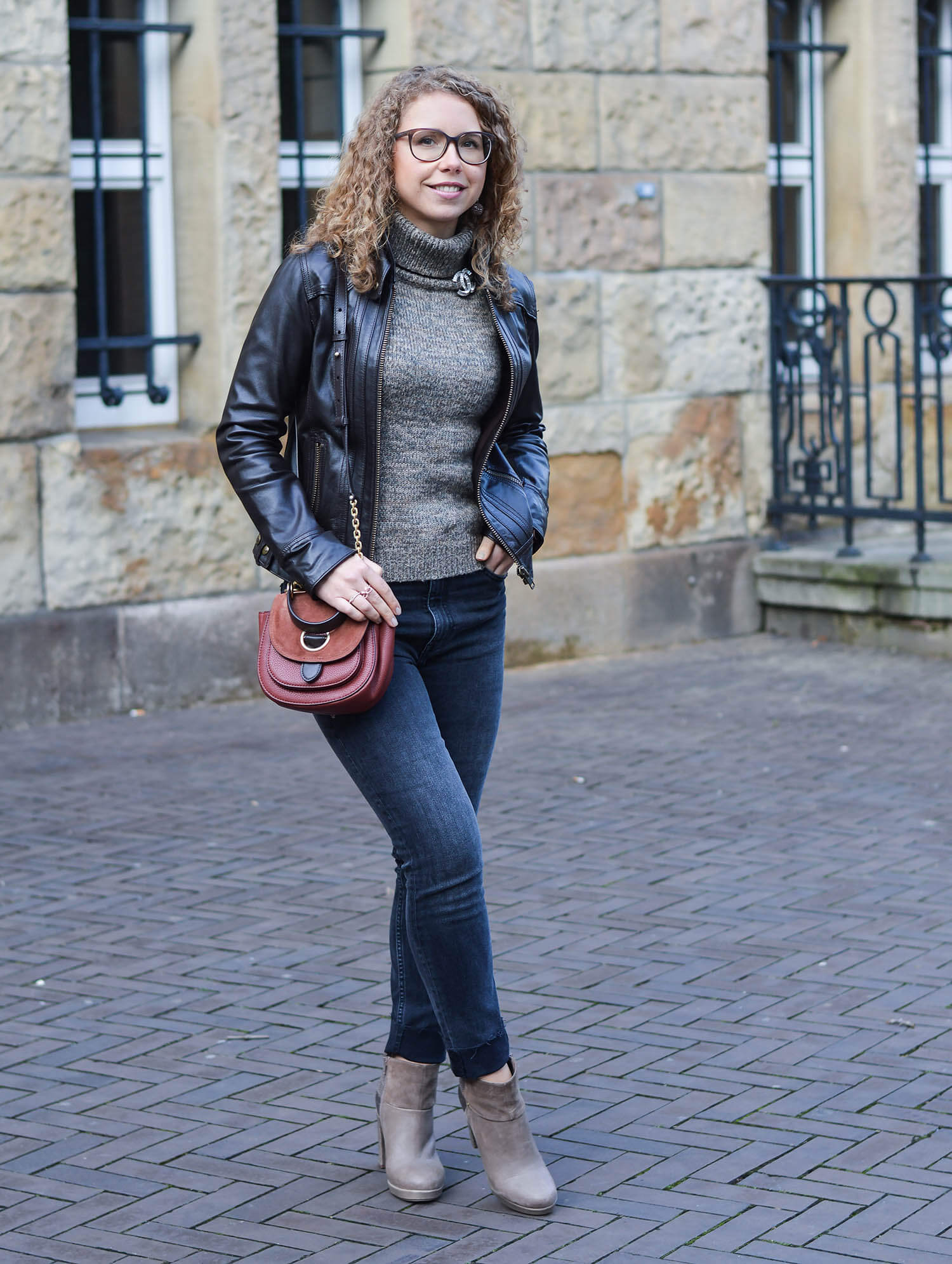 Outfit-Knit-Leather-Jacket-and-Embroidered-Denim-Kationette-Fashionblogger