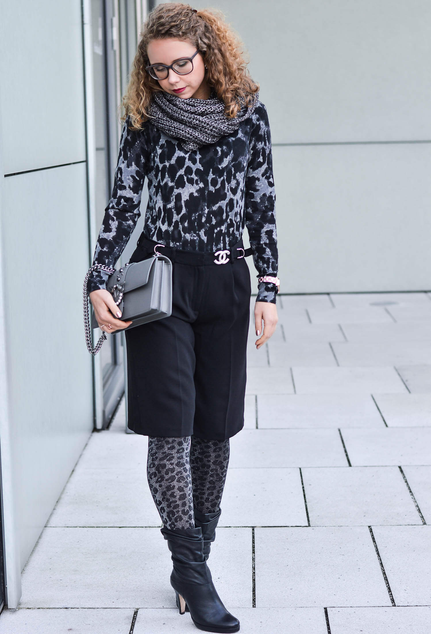 Kationette-Outfit-Grey-Leopard-with-Drykorn-sweater-and-Calzedonia-tights-fashionblogger-nrw-streetstyle