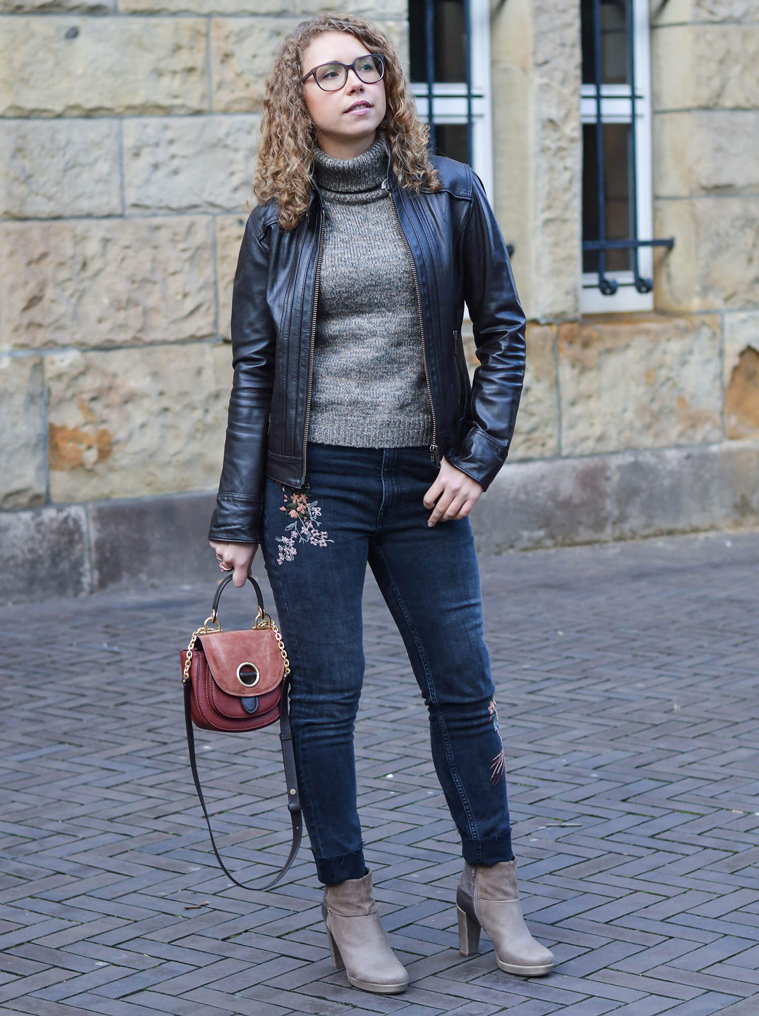 Outfit-Knit-Leather-Jacket-and-Embroidered-Denim-Kationette-Fashionblogger